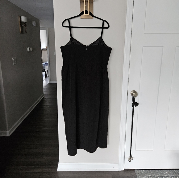City Chic Black Sassy Flex Fit Tulip V Dress NWOT Size Large/20 - Picture 5 of 13
